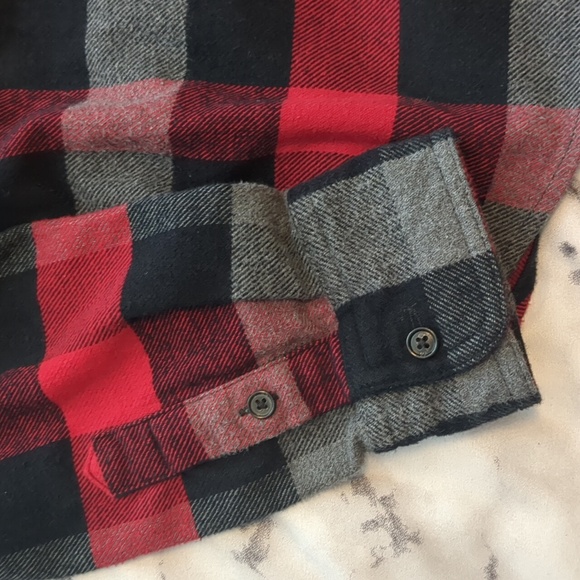 Chaps Women's zip up plaid flannel shirt - Picture 4 of 5